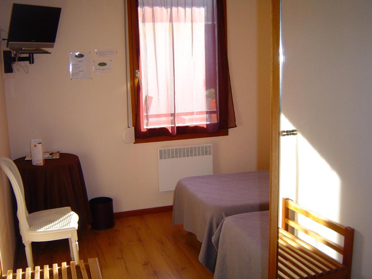 Hotel Le Magiot Montliot-et-Courcelles Esterno foto