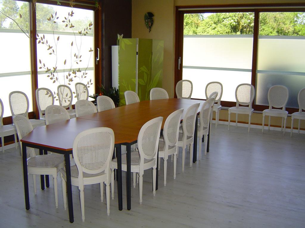 Hotel Le Magiot Montliot-et-Courcelles Esterno foto